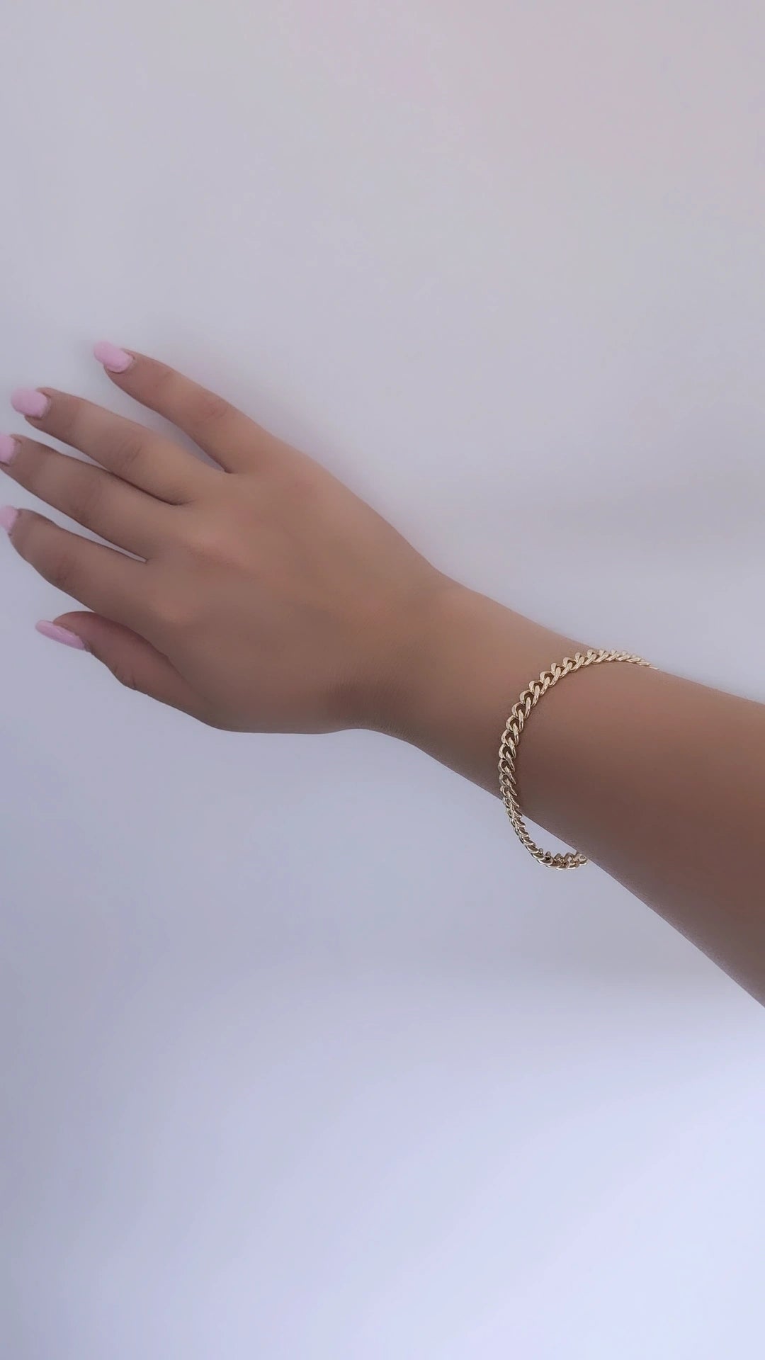 Swipe to see some beautiful Bracelets you can give her on International  women's day. Send a DM to shop now! Metal: 18Karat / 10Karat… | Instagram
